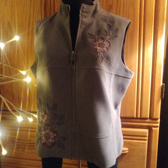 COPY - 2 piece outfit! NWOT! - Picture 2 of 8